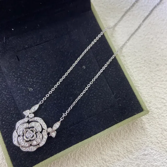 Gold Silver Floral Pendant Pavé-Set Stones Necklace 7