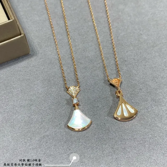 Gold-Tone Fan-Shaped Opal Pendant Necklace 5