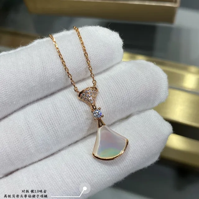 Gold-Tone Fan-Shaped Opal Pendant Necklace 7