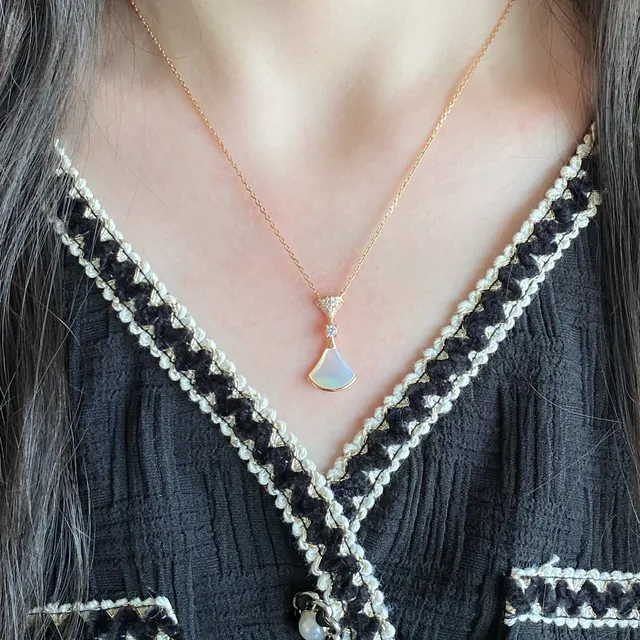 Gold-Tone Fan-Shaped Opal Pendant Necklace 9