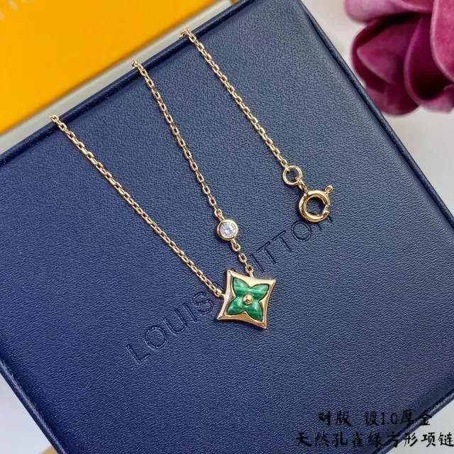 Gold-Tone Green Enamel Square Pendant Necklace 7