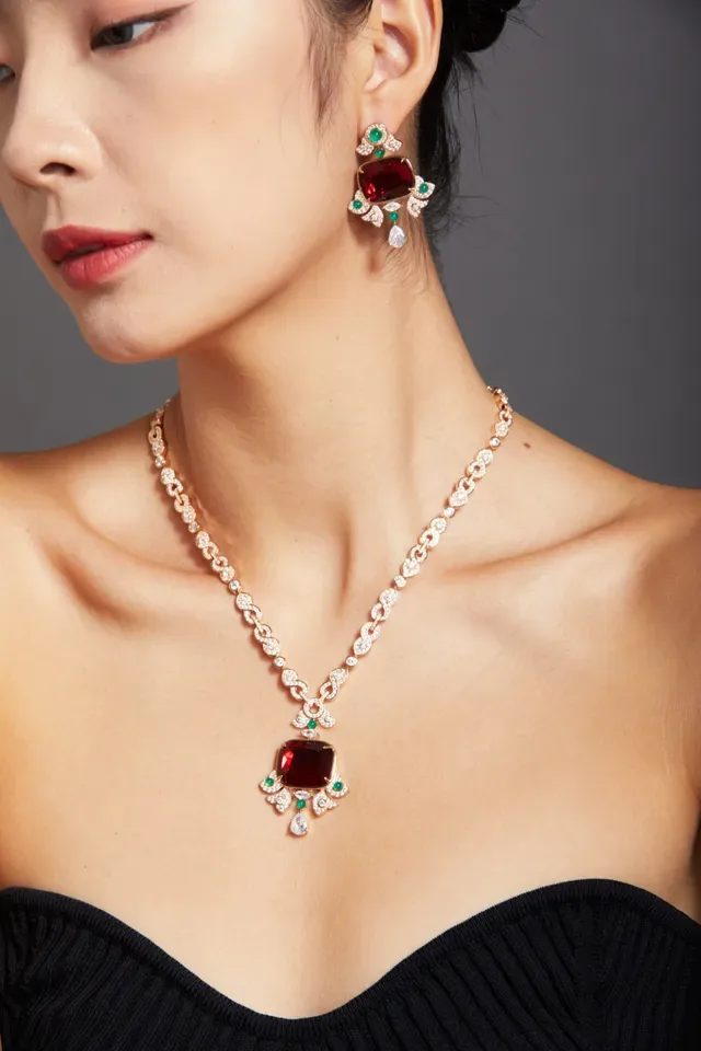 Gold-Tone Red Gemstone and Emerald Accent Pendant Necklace 2
