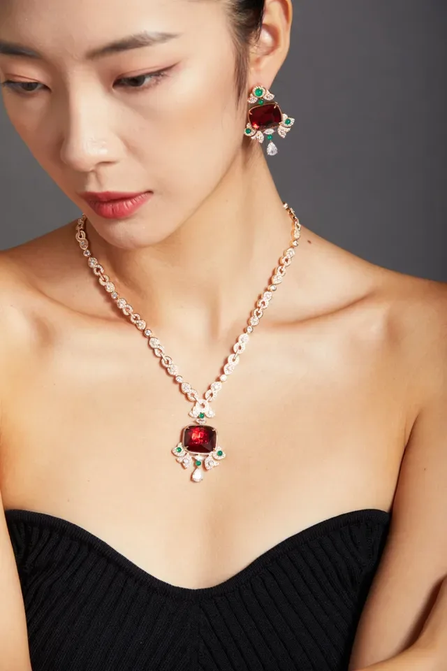 Gold-Tone Red Gemstone and Emerald Accent Pendant Necklace 3