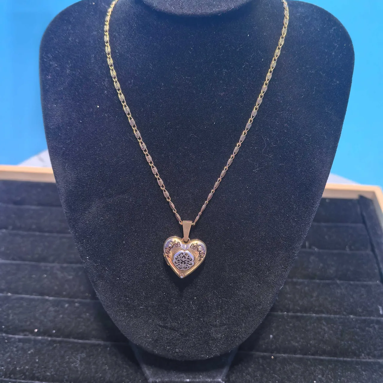 Colar de pendentif de videira de rosas em tom dourado 13