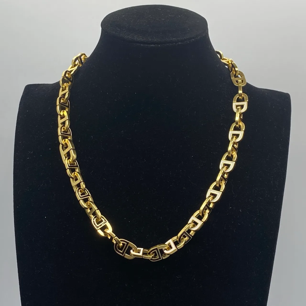 Colar de pendentif de videira de rosas em tom dourado 19