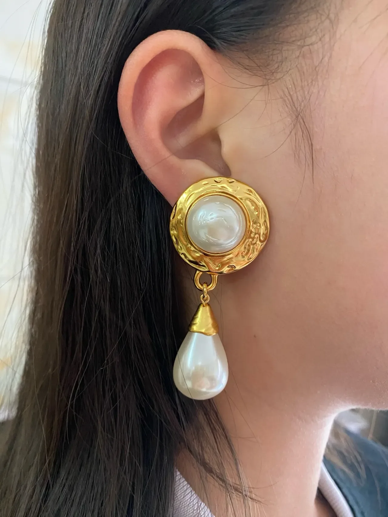 Gold-Tone Textured Disc and Teardrop Pearl Dangling Earrings 2
