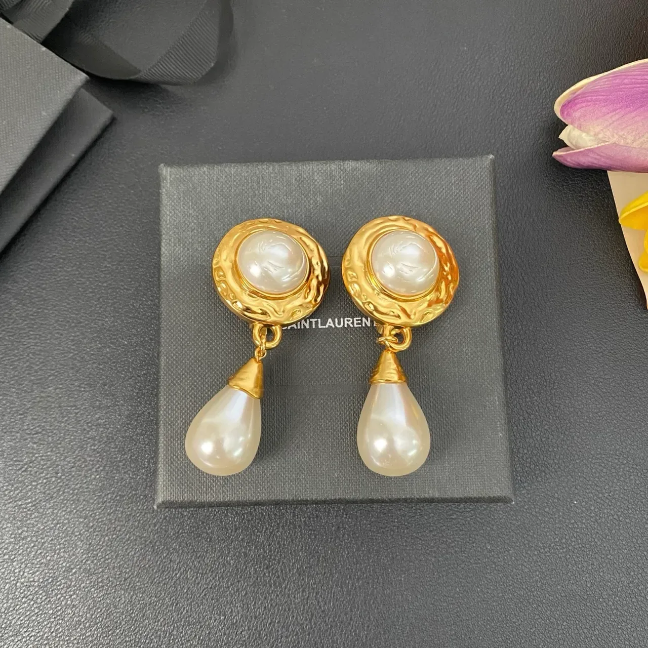 Gold-Tone Textured Disc and Teardrop Pearl Dangling Earrings 8