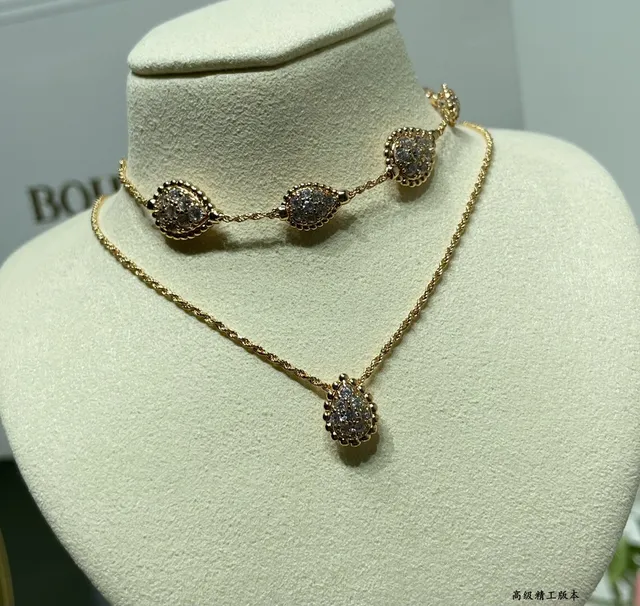 Gold-Tone Twisted Rope Chain Diamond-Paved Motif Bracelet 6