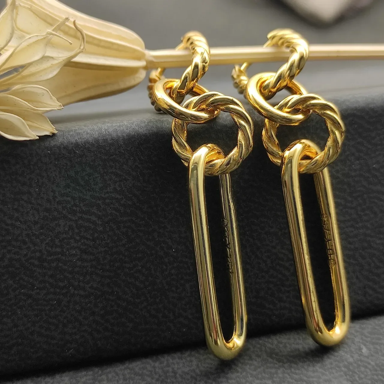 Gold-Tone Twisted Rope Link Dangling Oval Hoop Earrings 9