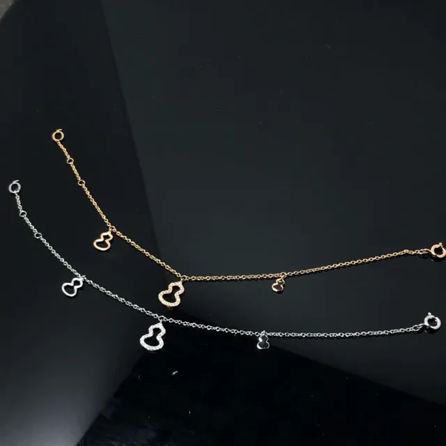 Gold Transparent Chain Triple Heart Pendant Design Necklace 2