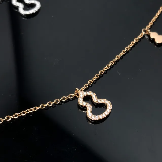 Gold Transparent Chain Triple Heart Pendant Design Necklace 5