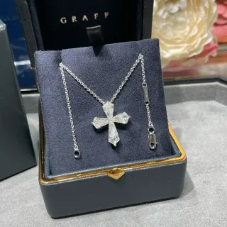 Graff 镐形切割十字坠饰项链