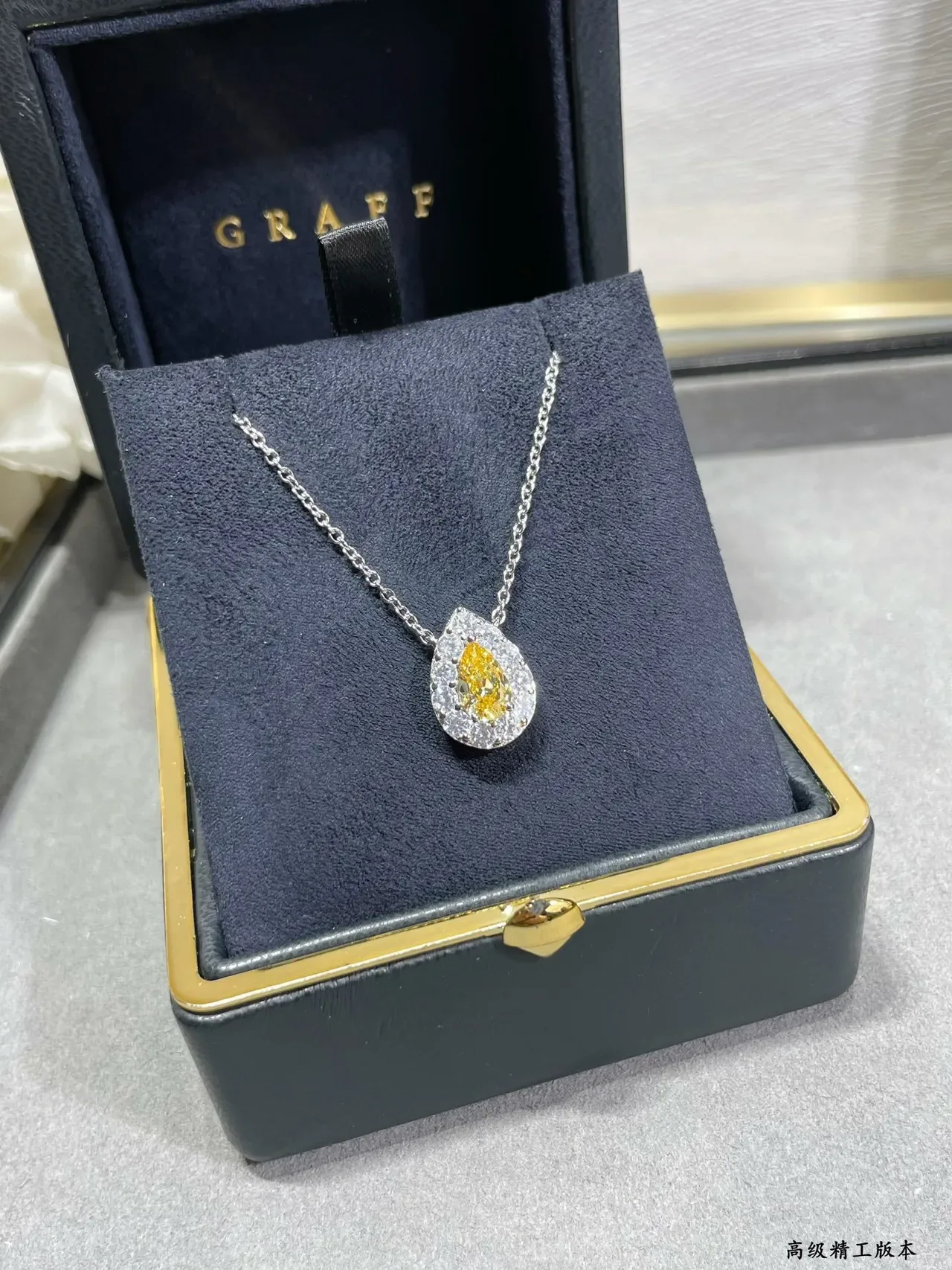 GRAFF Collier avec pendentif larme halo argent jaune pierre centrale taille poire 5