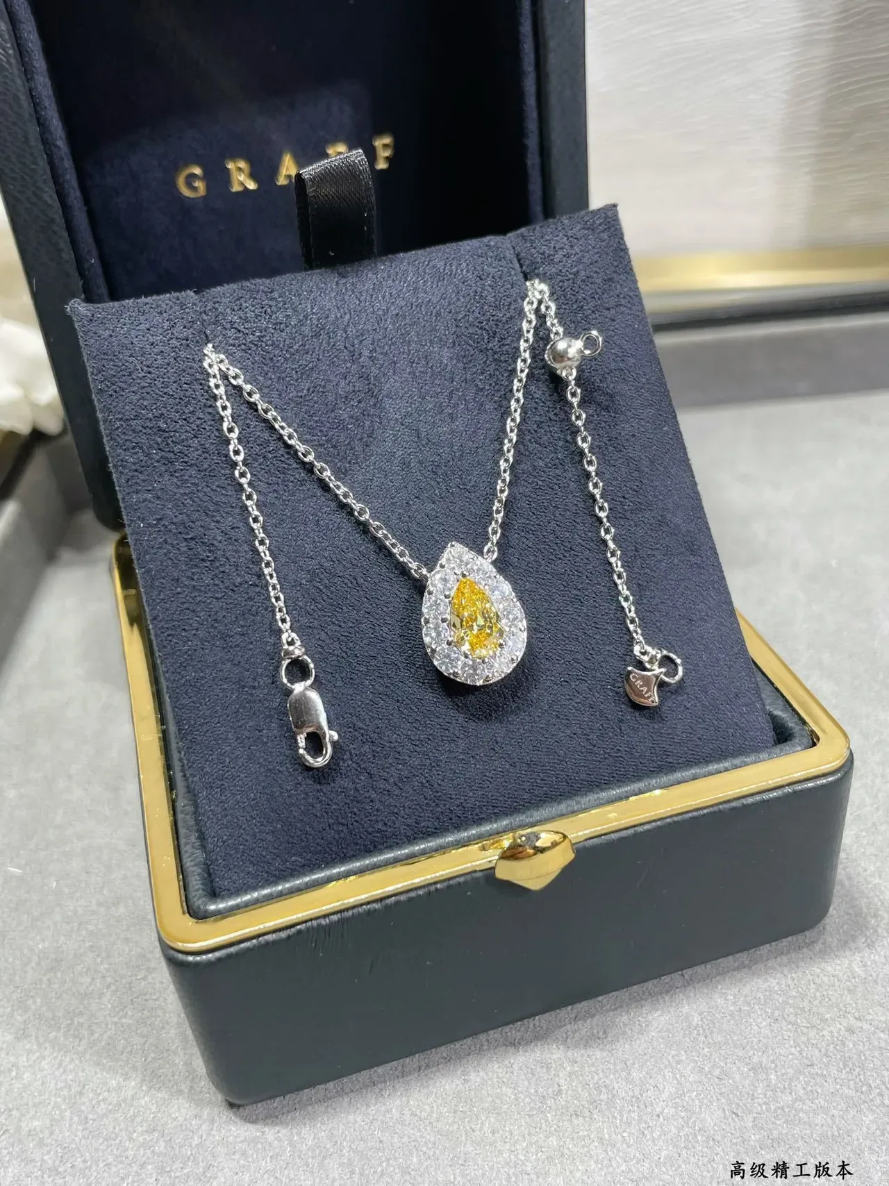 GRAFF Collier avec pendentif larme halo argent jaune pierre centrale taille poire 8