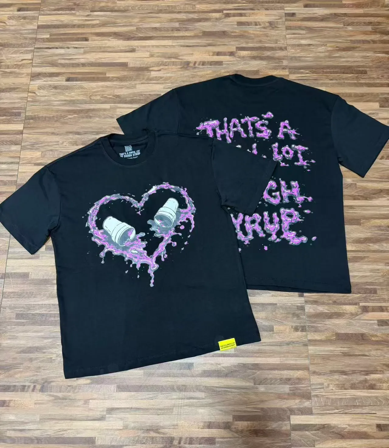 Graphic-Print Heart Liquid Splash T-Shirt 10