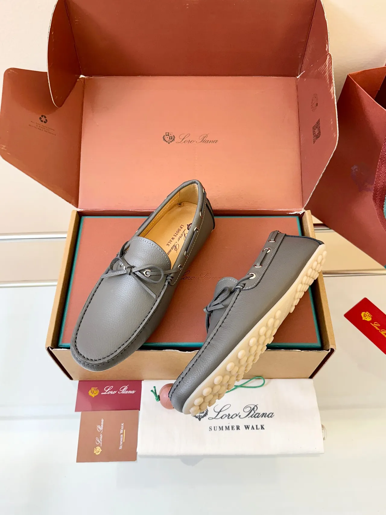 Gray White Pebbled Leather Moc-Toe Stitching Boat Shoes 2