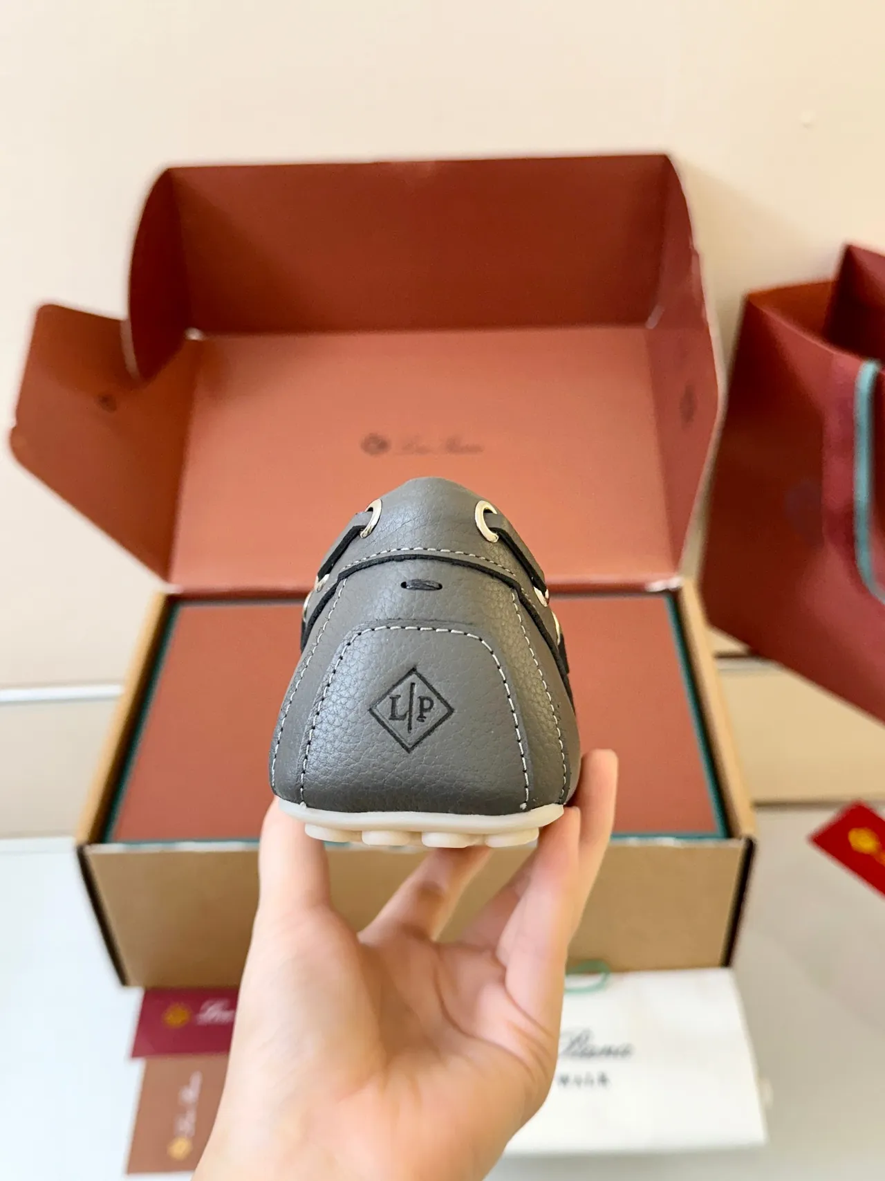 Gray White Pebbled Leather Moc-Toe Stitching Boat Shoes 4