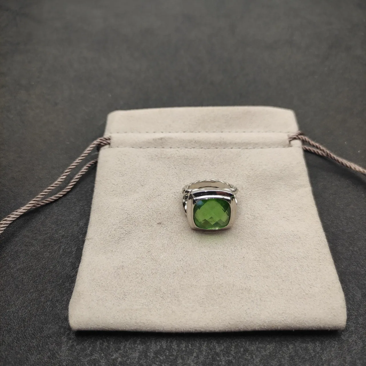 Green Silver Cushion-Cut Gemstone Twisted Rope-Style Band Ring 3
