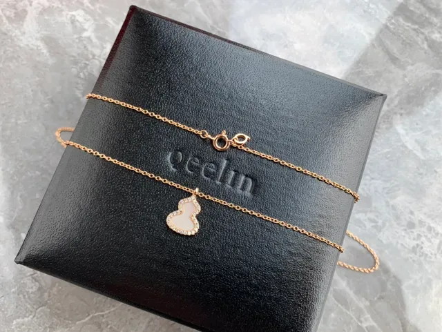 Heart-Shaped Mother-of-Pearl and Pavé Stone Pendant Necklace 5