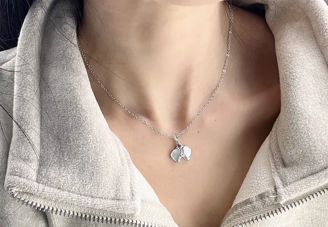 HEFANG Floral Butterfly Mother-of-Pearl Pendant Necklace 2