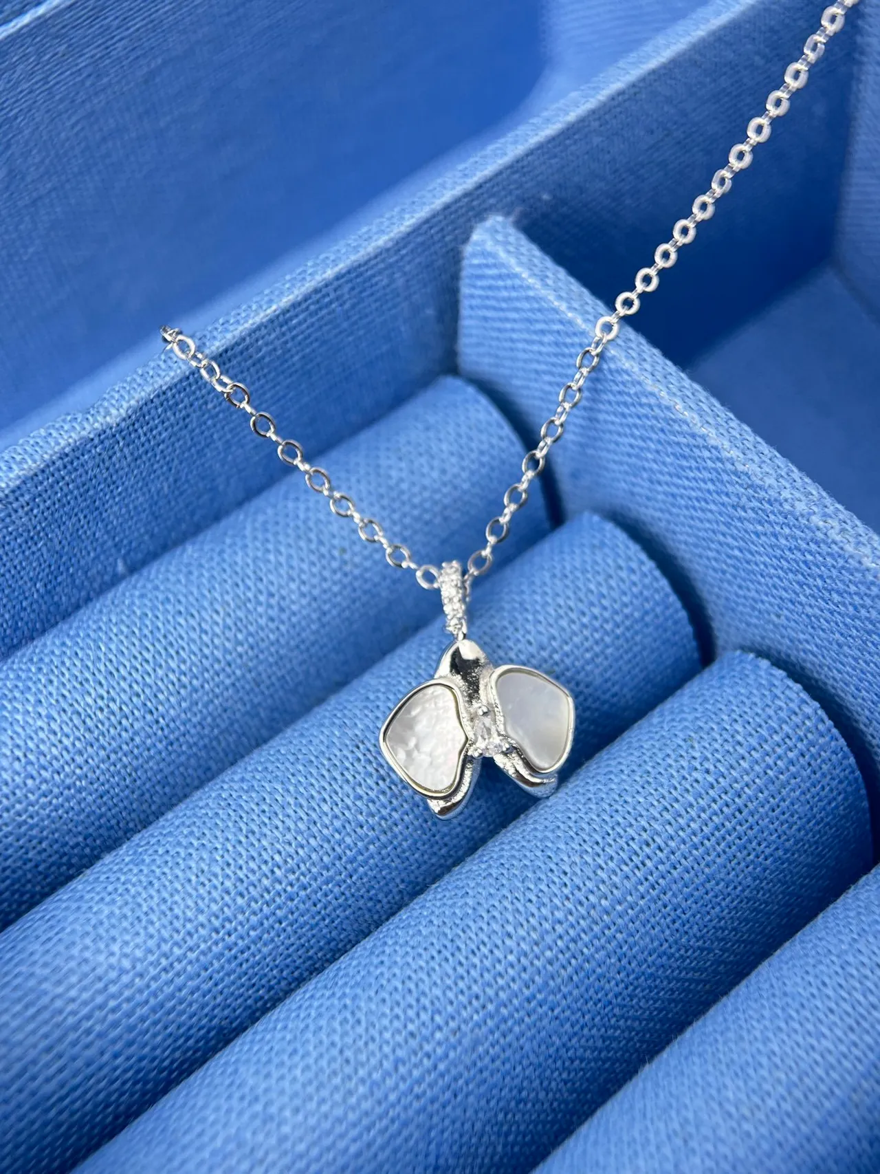 HEFANG Floral Butterfly Mother-of-Pearl Pendant Necklace 4
