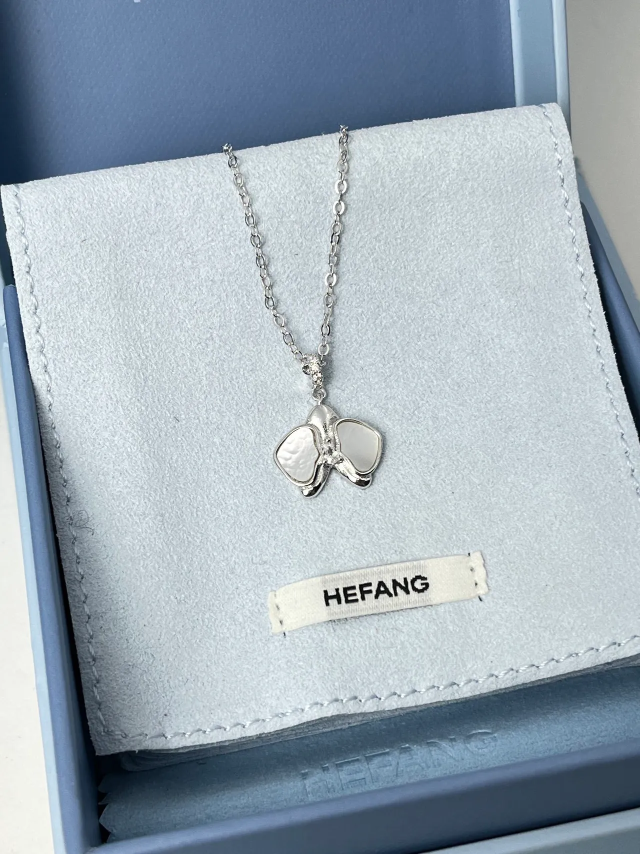 HEFANG Floral Butterfly Mother-of-Pearl Pendant Necklace 8
