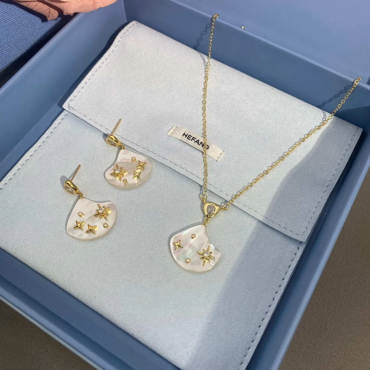 HEFANG Gold-Tone Star Motif Mother-of-Pearl Pendant Necklace 5