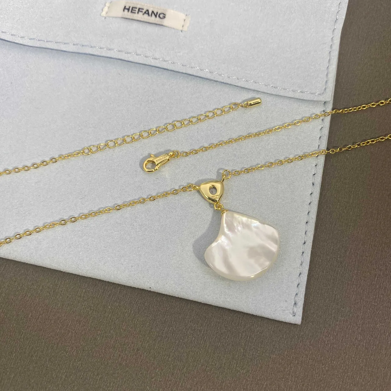 HEFANG Gold-Tone Star Motif Mother-of-Pearl Pendant Necklace 7