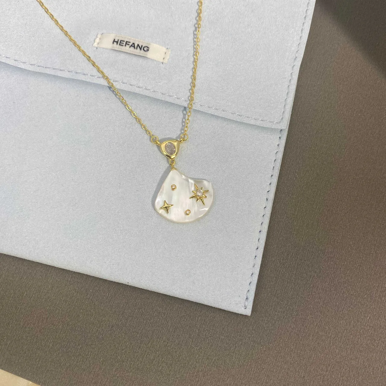 HEFANG Gold-Tone Star Motif Mother-of-Pearl Pendant Necklace 8