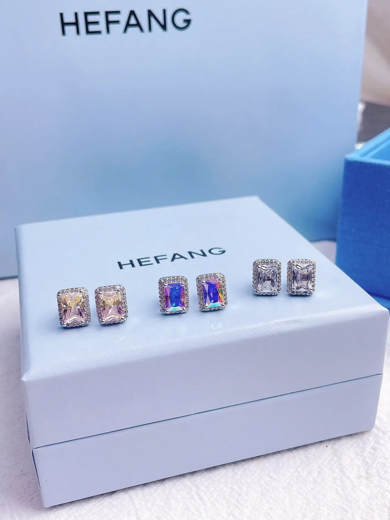 HEFANG Rectangular Halo Stud Earrings 3