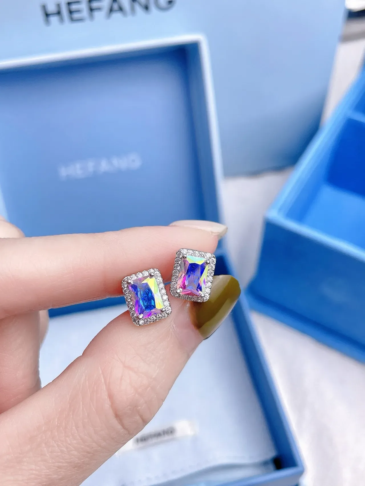 HEFANG Rectangular Halo Stud Earrings 6