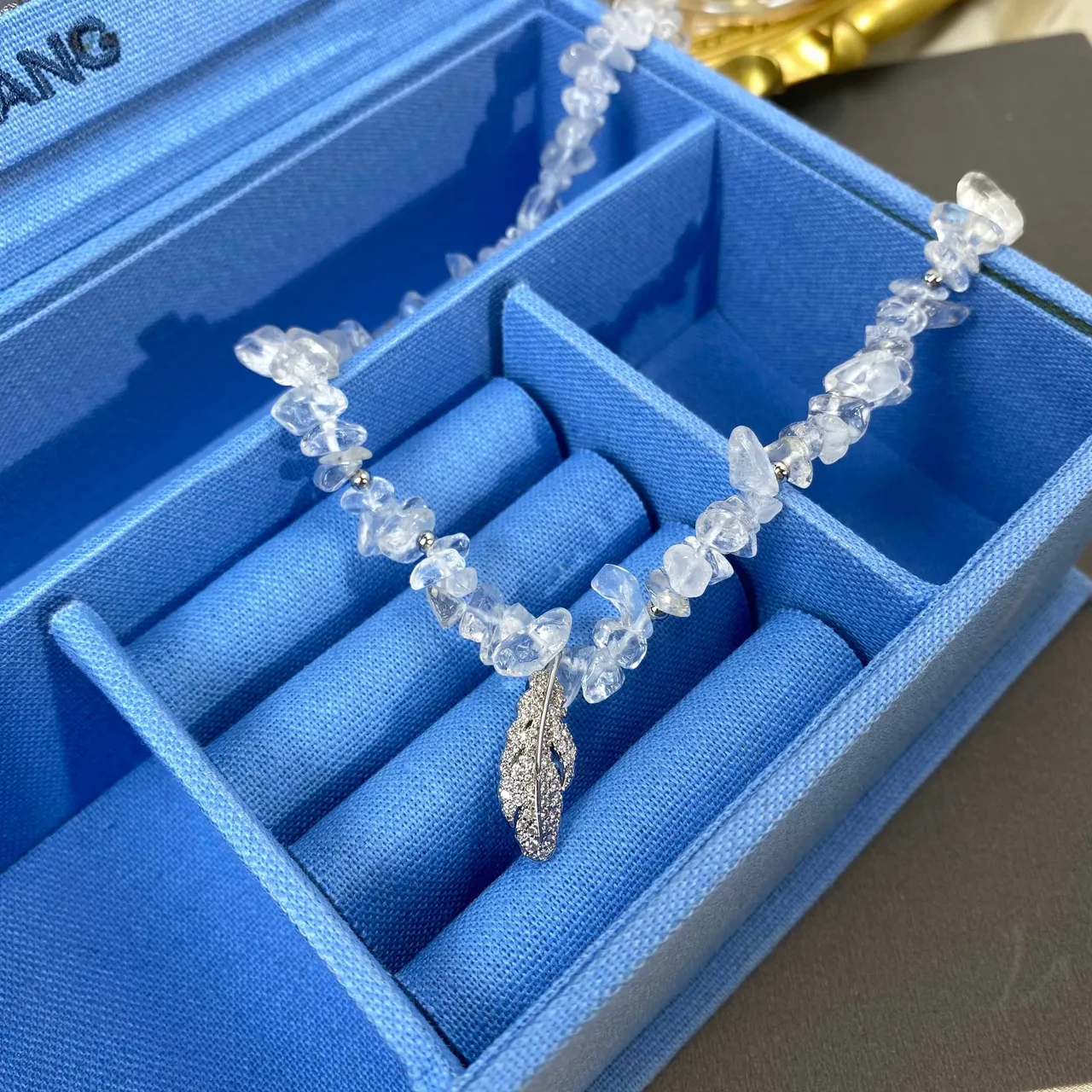 HEFANG Transparent Silver Chip-Bead Quartz Pavé Feather Pendant Necklace 5