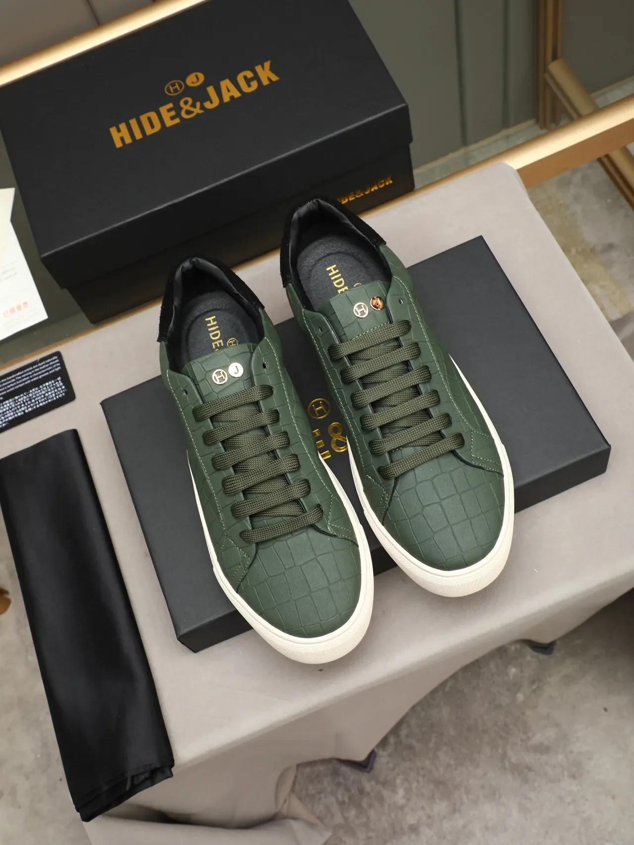 HIDE&JACK Croc-Embossed Olive Green Low-Top Lifestyle Sneakers 2