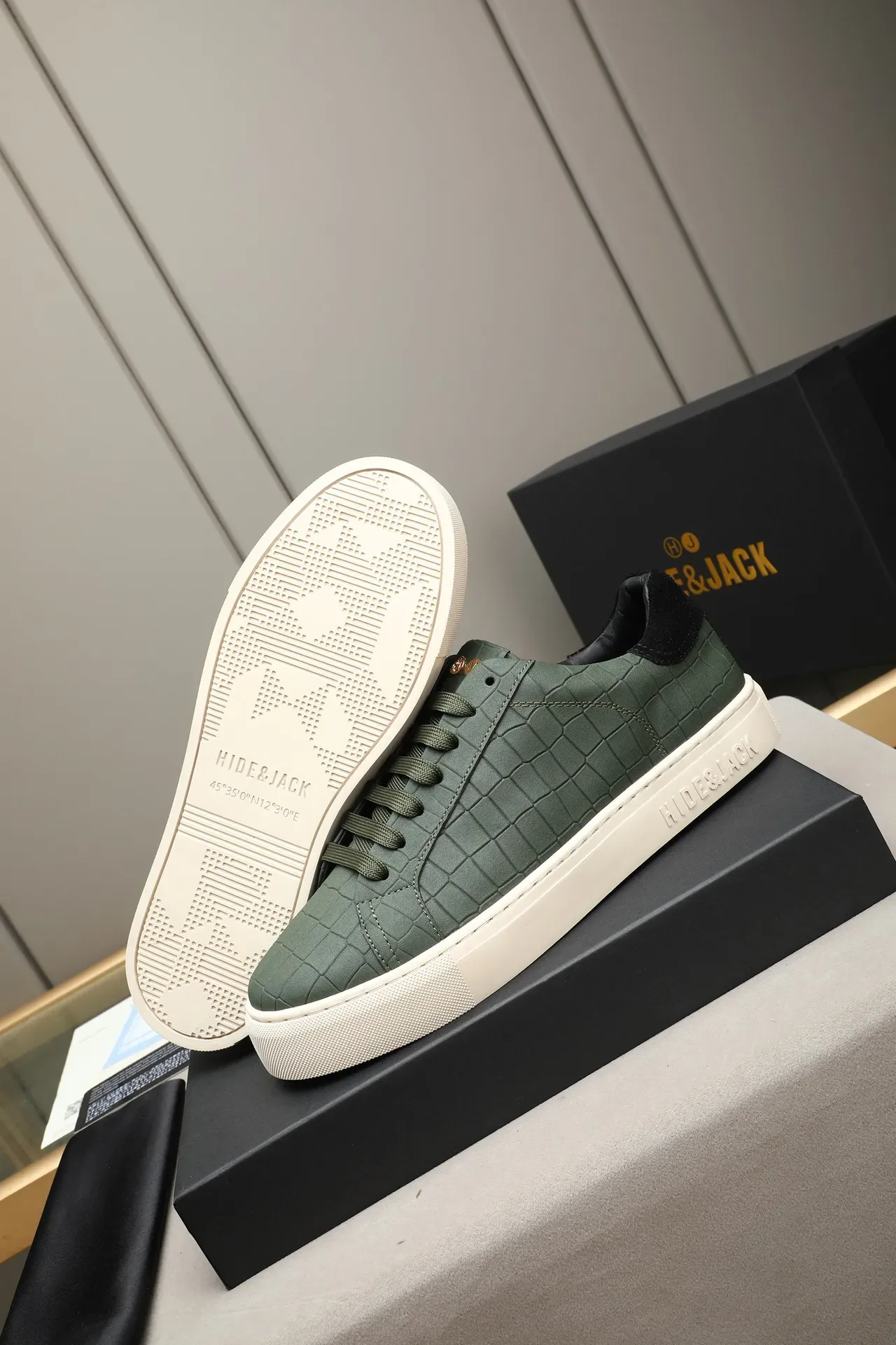 HIDE&JACK Croc-Embossed Olive Green Low-Top Lifestyle Sneakers 3