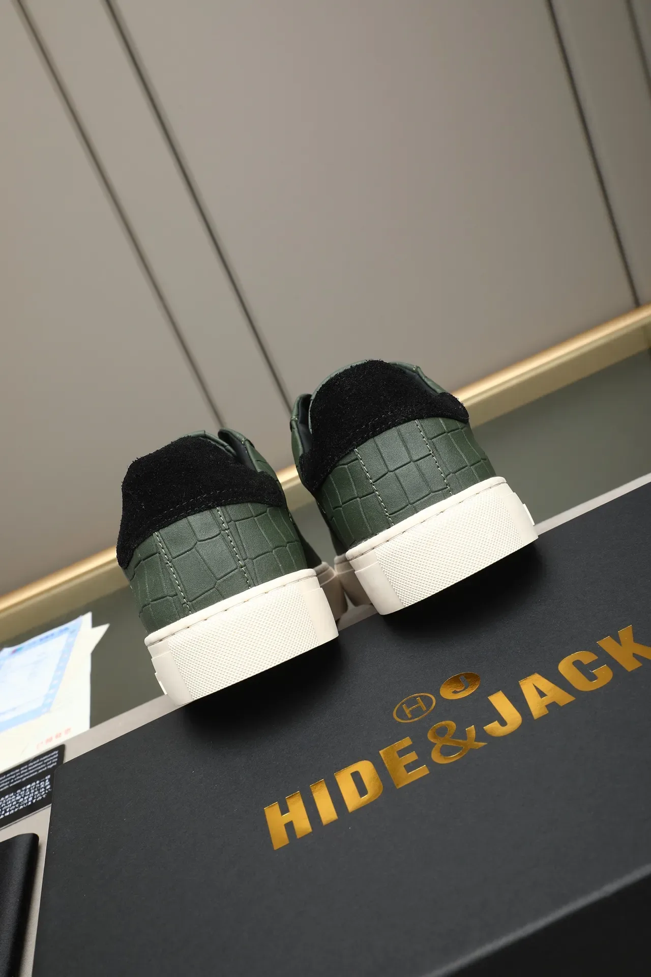 HIDE&JACK Croc-Embossed Olive Green Low-Top Lifestyle Sneakers 4