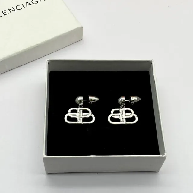 Interlocking Logo Motif Pearl Accent Stud Earrings 3