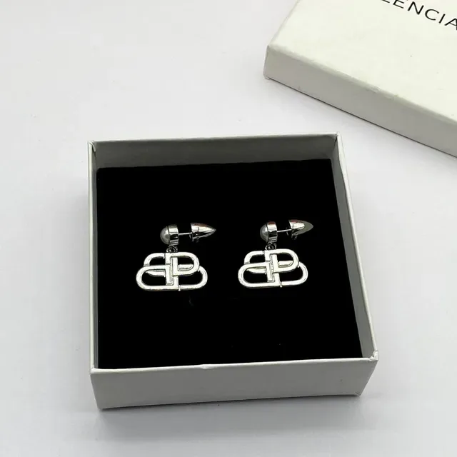 Interlocking Logo Motif Pearl Accent Stud Earrings 4