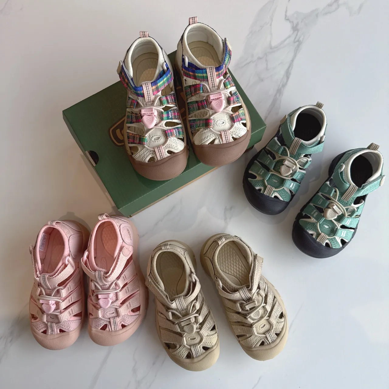 Keen Newport Rose Beige Lanières Ajustables Boucles et Crochets Garde-Doigt en Caoutchouc Sandales Casuales 9