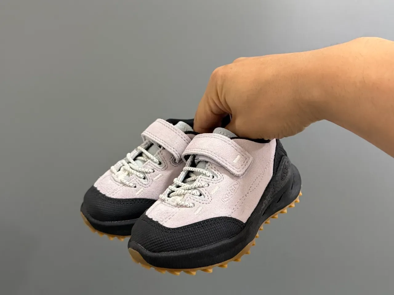 KEEN Pink Black Dual-Closure Rugged Lug Sole Sneakers 9