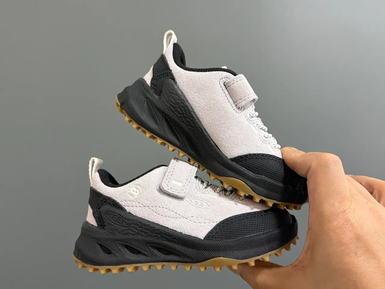 KEEN Pink Black Dual-Closure Rugged Lug Sole Sneakers 16