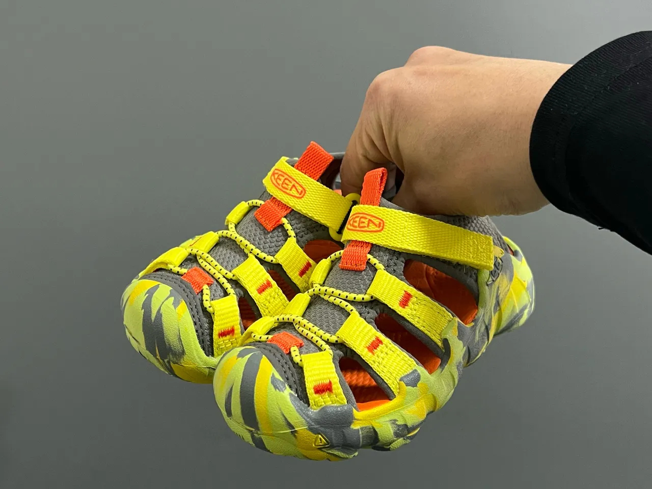 KEEN Yellow Multicolor Multi-Strap Hook-and-Loop Closure Casual Sandals 18