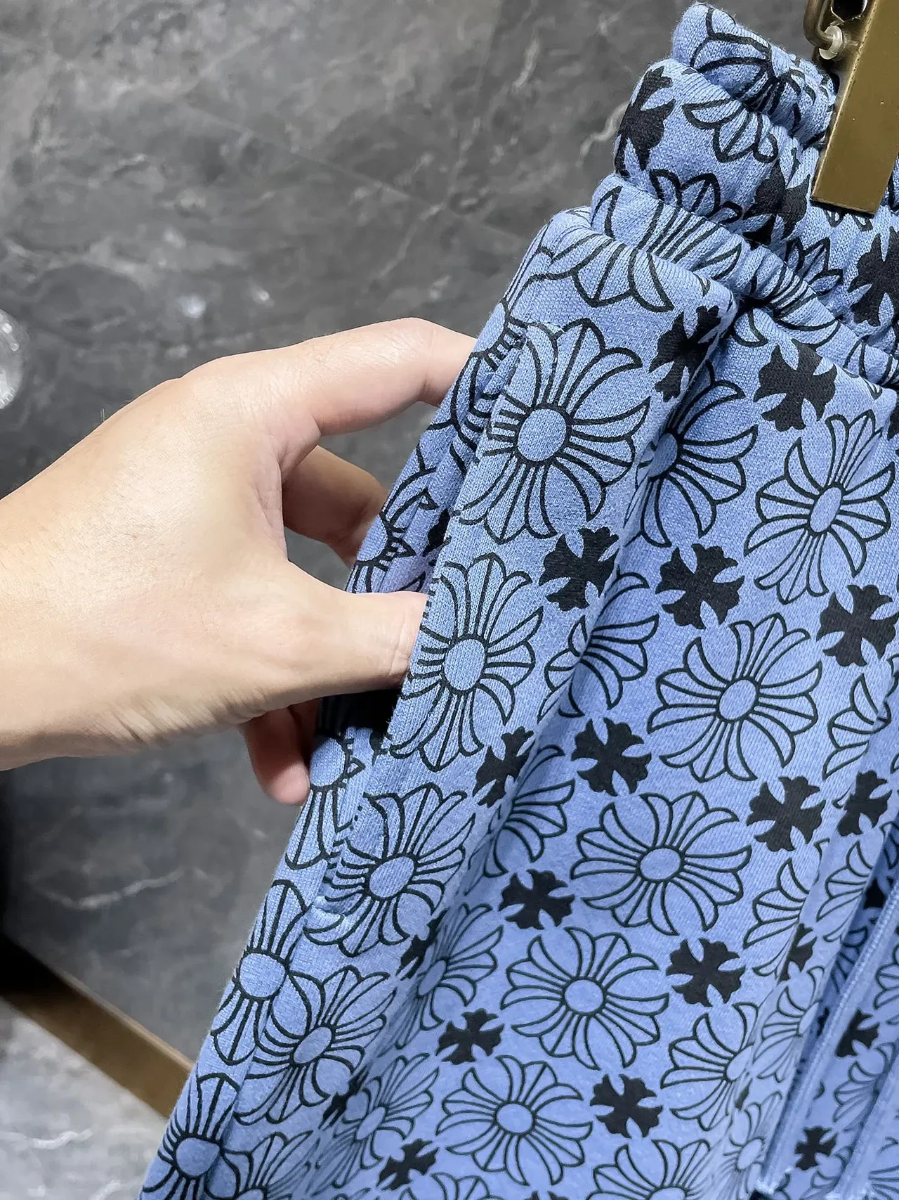 Light Blue Floral-Print Elastic-Waist Relaxed Shorts 5