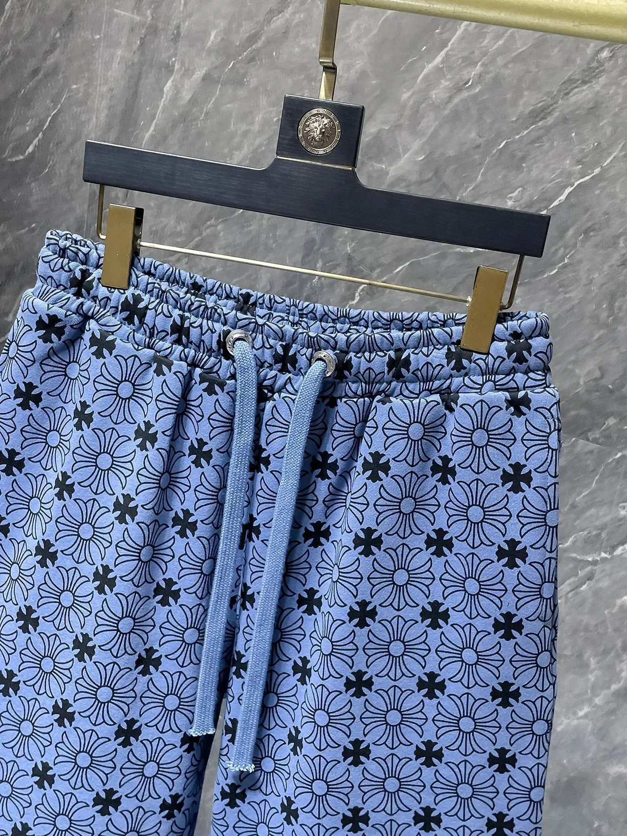Light Blue Floral-Print Elastic-Waist Relaxed Shorts 9