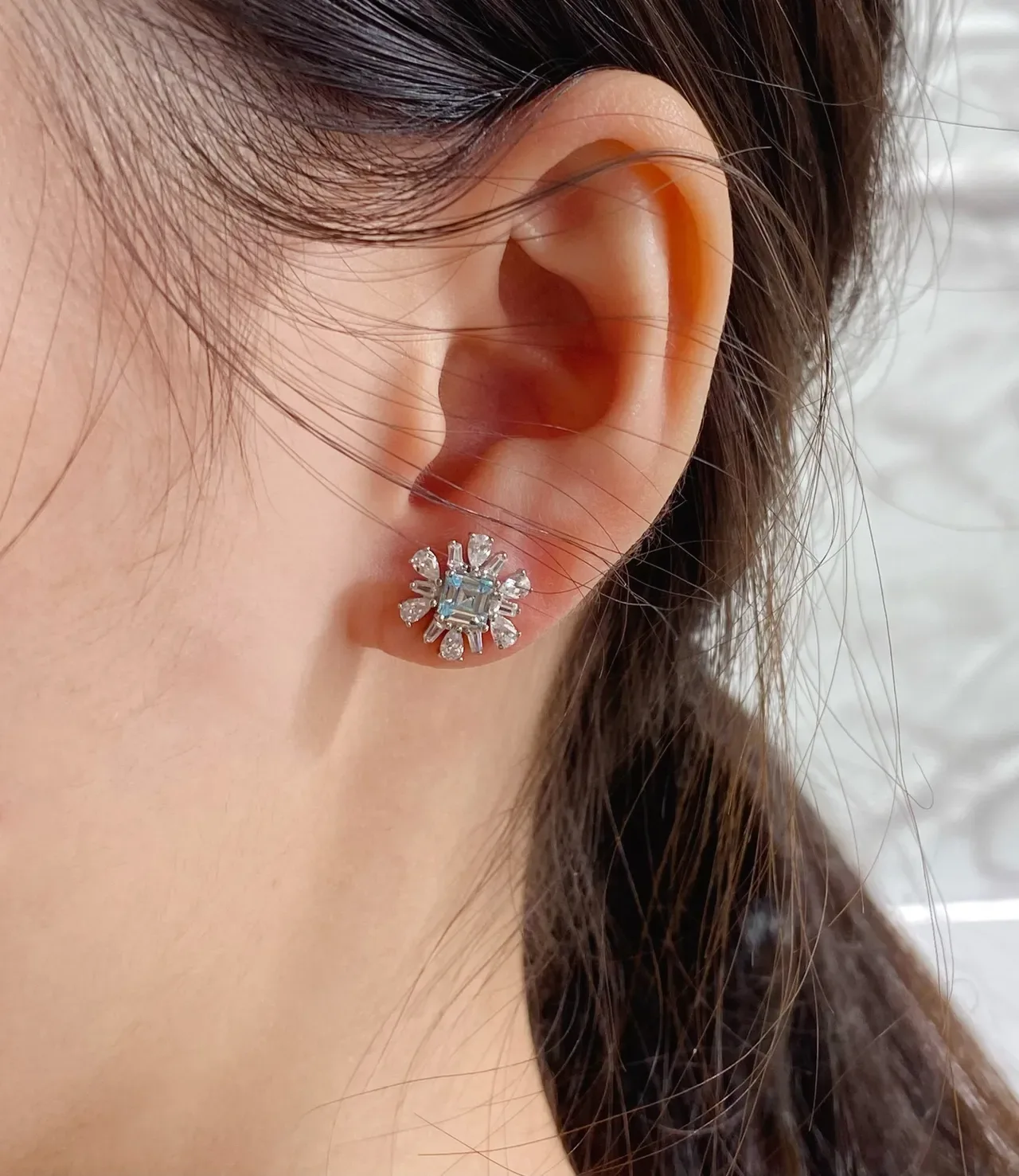 Light Blue Square-Cut Cluster Stud Earrings 9