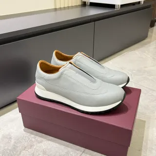 حذاء رياضي رمادي فاتح slip-on أسلوب حياة