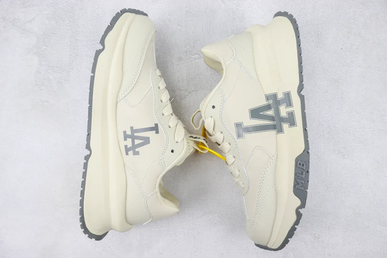 MLB LA Logo Runner Beige Gray Low-Top Layered Midsole Lifestyle Sneakers 2
