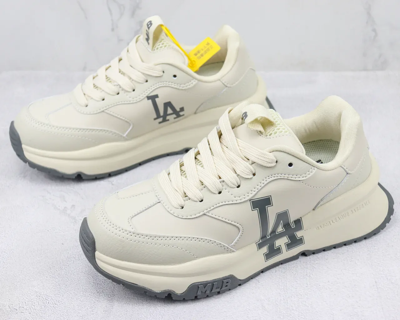 MLB LA Logo Runner Beige Gray Low-Top Layered Midsole Lifestyle Sneakers 4