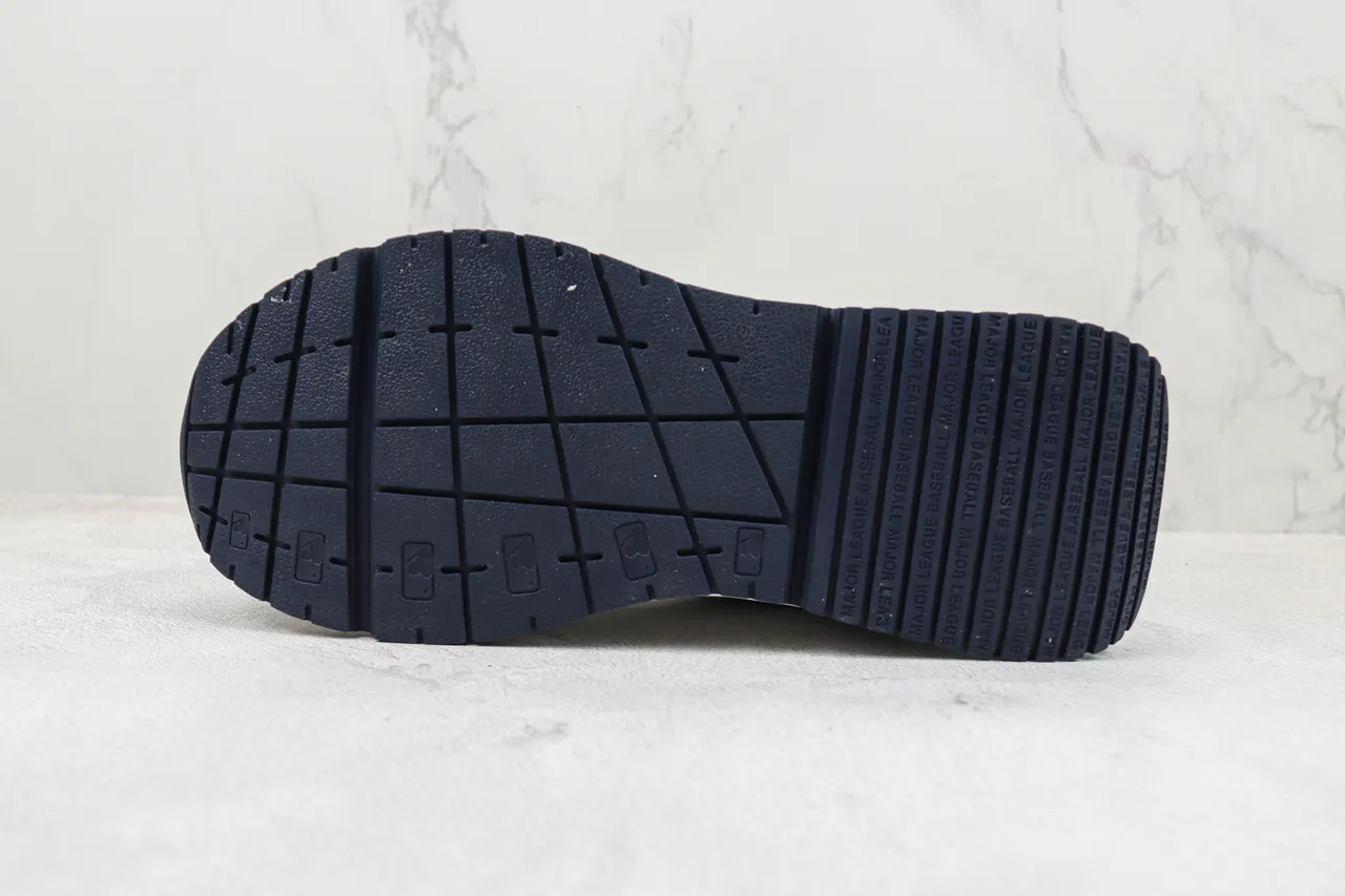 MLB New York Yankees Logo Chunky Lifestyle Sneaker 8