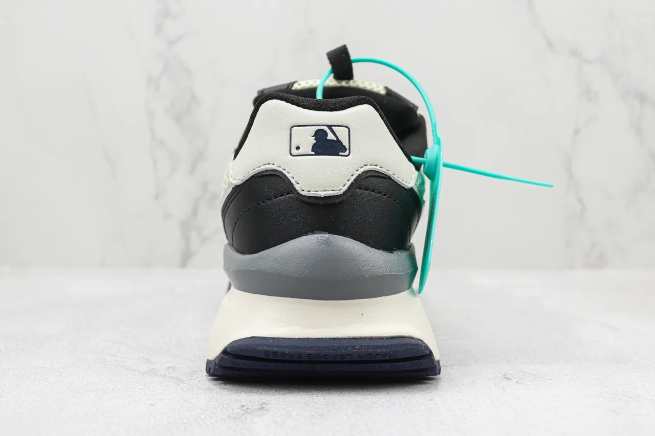 MLB New York Yankees Logo Chunky Lifestyle Sneaker 9