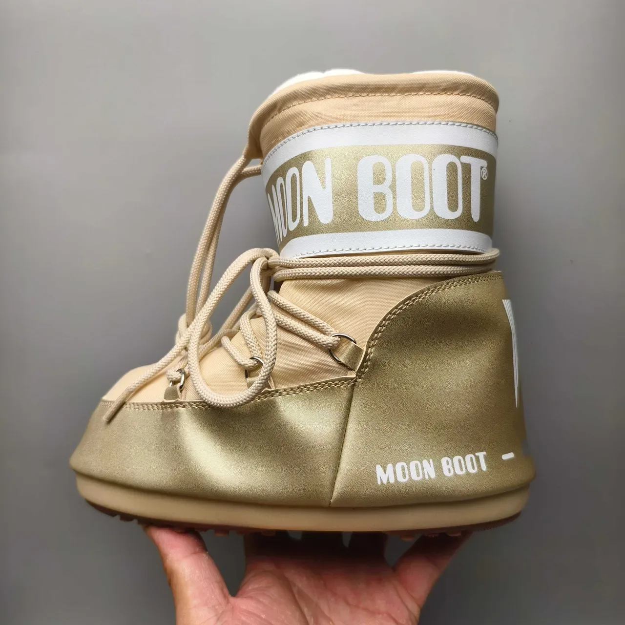 Moon Boot Classic Metallic Gold Shearling-Lined Snow Boots 7
